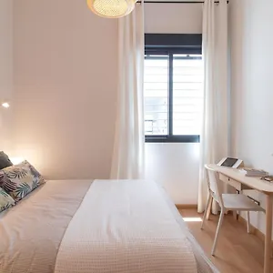 https://deluxe-apartment-downtown-with-pool-and-parking.1costadelsol.com